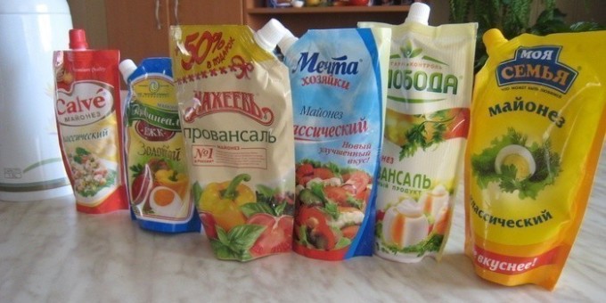 Майонез — это зло и признак дурного вкуса, но белорусы разве только в чай его пока не добавляют