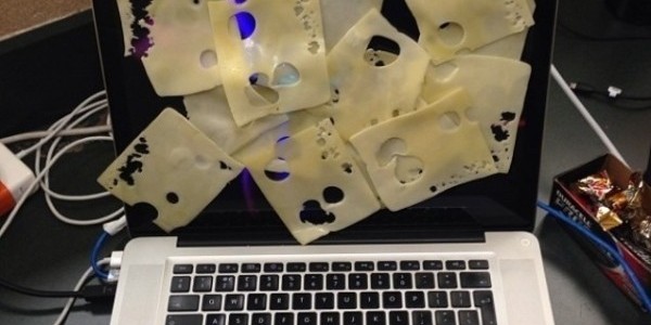 Смесь ноутбука и сыра - Mac Чиз:)