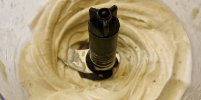 Веганское банановое мороженое из апельсинового сока