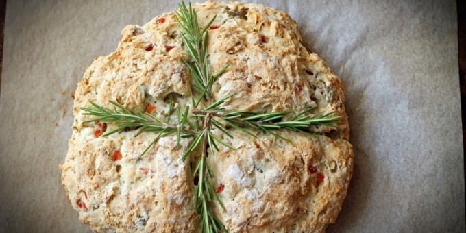Как это готовится: Хлеб с оливками и розмарином