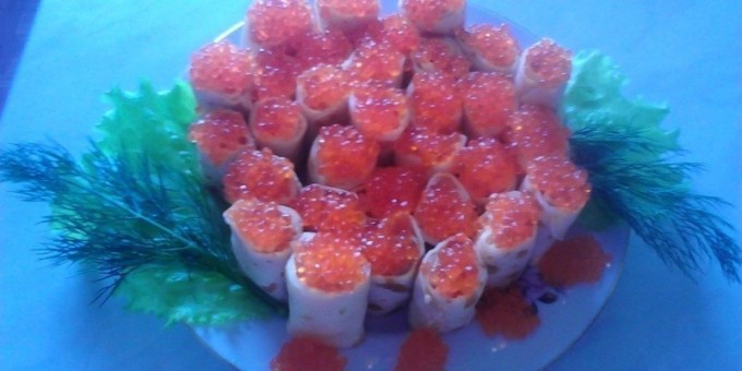 Блины на Масленицу с красной икрой