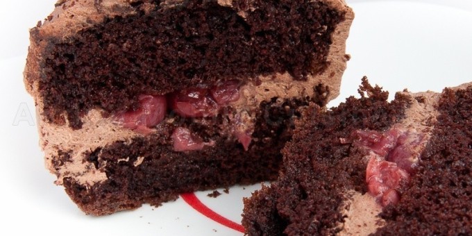 Постный вишневый кекс на воде