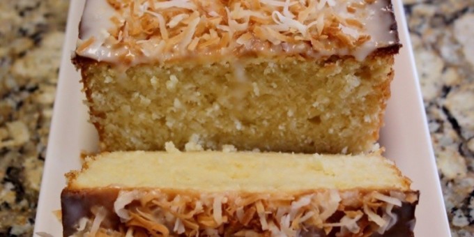 Нежный пирог "кокосик" с кокосовой стружкой