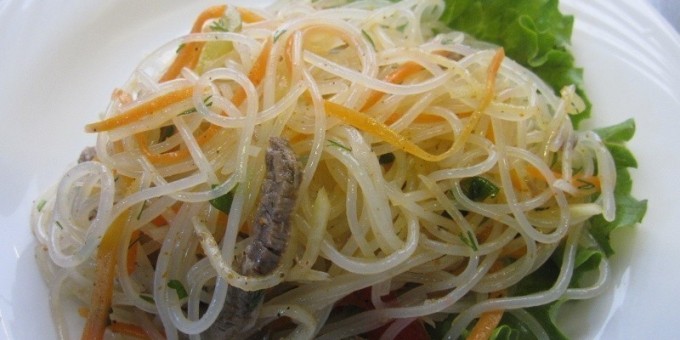 Фунчоза или рисовая лапша, как приготовить и с чем её есть?