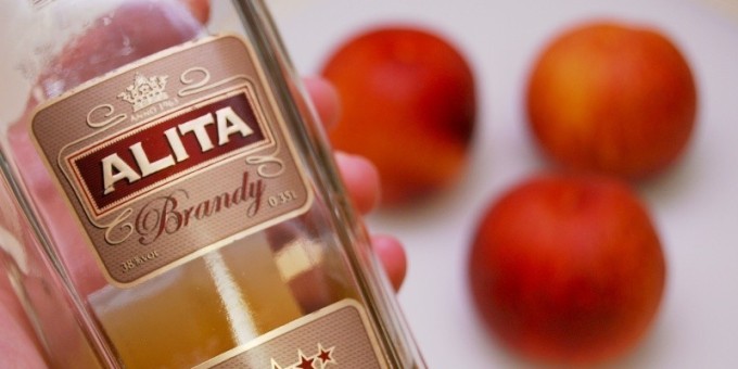 Как правильно употреблять коньяк?