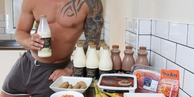 Человек, который съедает 10000 калорий в день