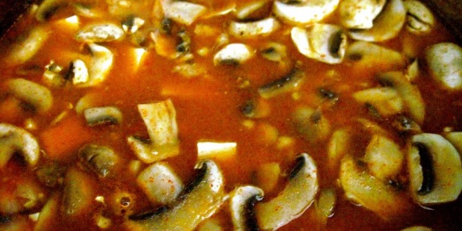 Молодым хозяйкам на заметку: Как приготовить грибной суп