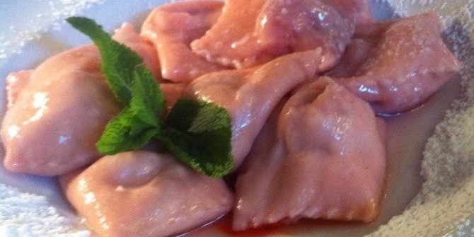 Самые вкусные вареники с клубникой в кафе «Безе»