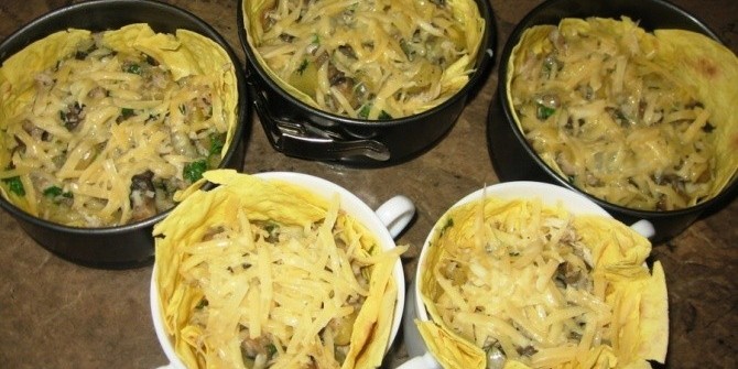 Домашняя закуска: грибная запеканка в лаваше