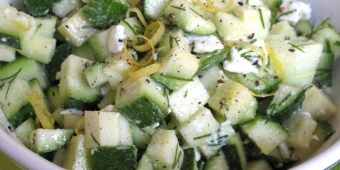 4 рецепта простых салатов на быструю руку