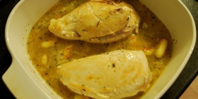 Курица на сковороде под оригинальным соусом из сливок и шампанского