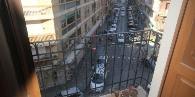 Оригинальная идея по оформлению балкона в стиле маленькой Италии