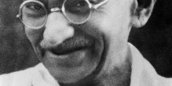 Почему индусы стараются не есть коров, а мусульмане и иудеи - свиней?