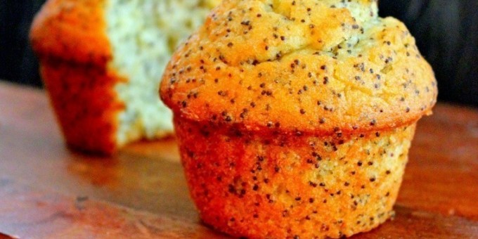 Воздушный кекс с маком на основе из яблочного пюре