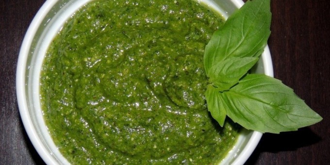 Оптимальный и простой в приготовлении рецепт соуса "песто"