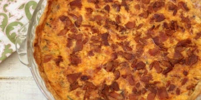 Заливной пирог с начинкой из кабачков, баклажанов и копченостей