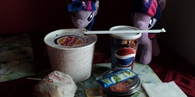 Burger King предложил российским школьникам дешевый кофе вместо курения