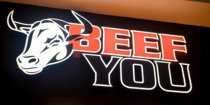 «Beef You» оплот сытного фастфуда в Вильнюсе — самый большой гамбургер по цене двух в Минске