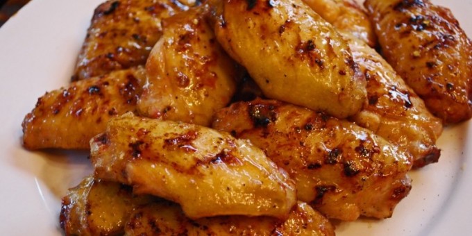 Крылышки в специальном маринада, на основе меда и соевого соуса