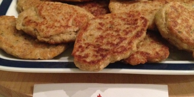 Фитнес блинчики из овсянки с тунцом и соусом сальса