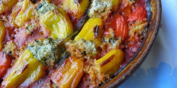 Грилированные перцы фаршированные муссом из тунца