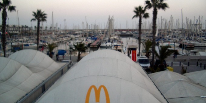 Самый старый бургер в мире: Австралийцы показали 20-летний бургер из «Макдоналдса»