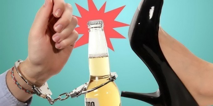 Как открыть бутылку пива с помощью обычного листа бумаги?