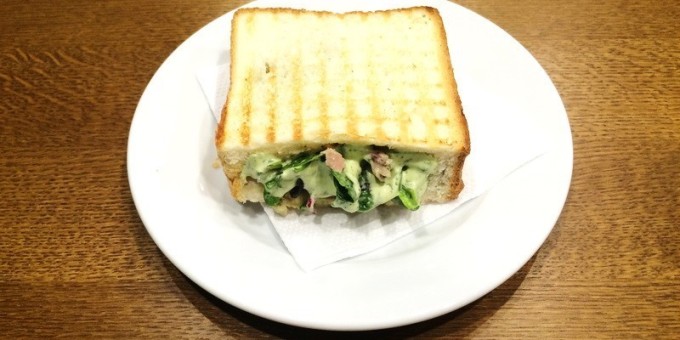 Бутерброд ручной работы — "Барвич" в кофейне «9BAR (9БАР)»