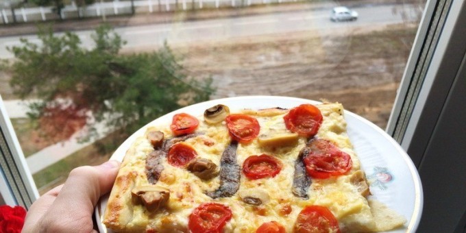 Холостяцкая домашняя пицца с любимыми рыбками Доктора Зойдберга — анчоусами