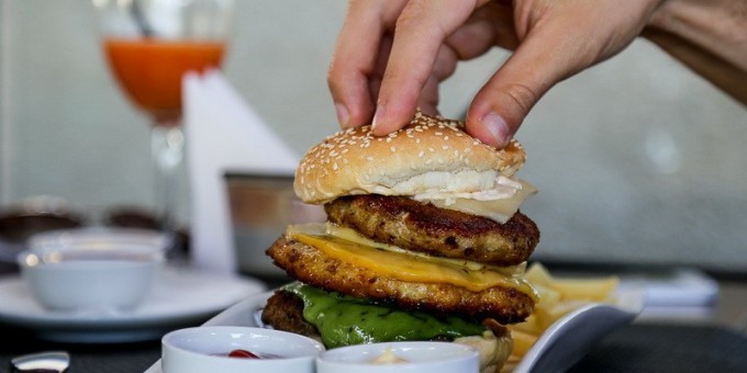 Новый хозяин, новый повар, а теперь ещё и бургеры. Как прошел БургерFEST в кафе «Boulevard»