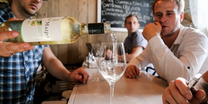 На личном примере: почему стоит посетить винный бар «Счастье есть»