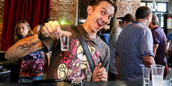 Лютый напиток: "ПершачОК ад дзеда" — первый, легальный самогон в Беларуси