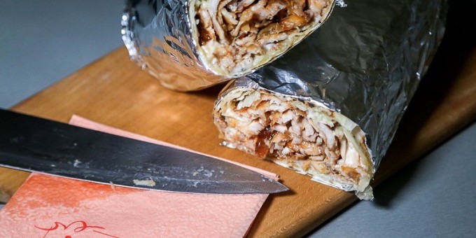 Проверяем на "вшивость" шаурму в кафе «Мираж»