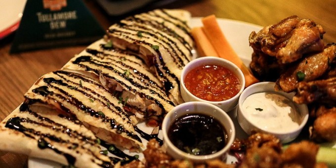 Пятница, коктейли, закуски: как проходят вечеринки в стиле «TGI Friday’s»