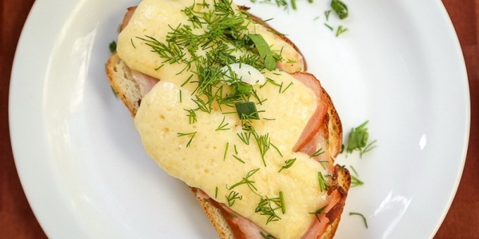 Завтраки в эксцентричном ресторане «Spoon» и легендарном кафе Минска «Грюнвальд»