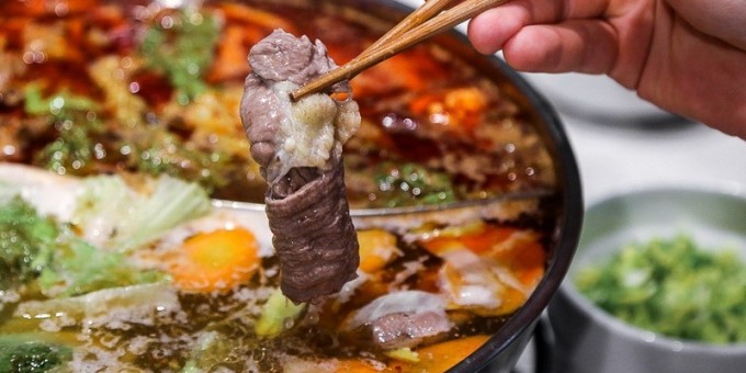 Это дико остро: китайский шведский стол в закусочной «Jacky Chan»