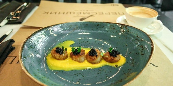 Бар «Пересмешник»: всё, что вы должны знать о дорогой клетке с едой и коктейлями