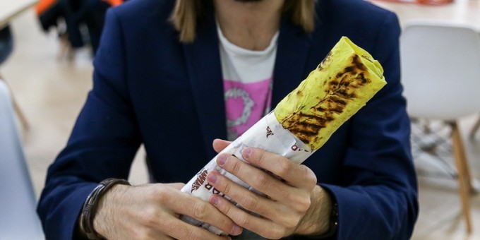 Проверяем, есть ли жизнь на фуд-корте в новом торговом центре «Dana Mall»