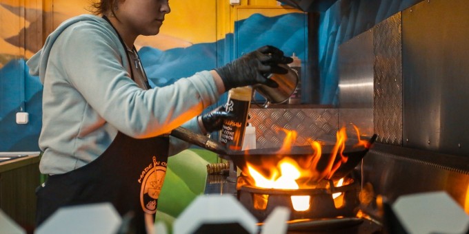 Съездили на тест лапши по-китайски в негласную столицу белорусского стрит фуда