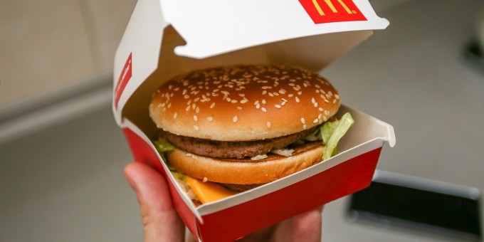 Гуд Ньюс! У сети ресторанов «Макдональдс» появилась круглосуточная доставка по Минску