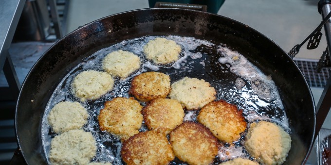 Лучшие в Минске драники или как пообедать в «Лидо» до 7р за поднос еды