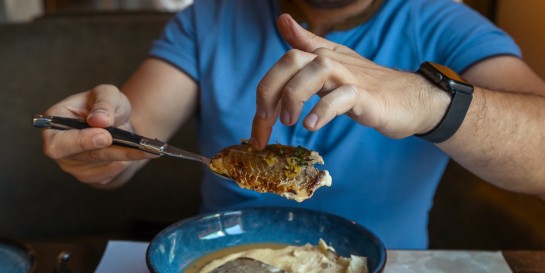 Где обедают богачи? В ресторане «Мэслоу 6» запустили инстаграмные ланчи для девочек и папиных мальчиков