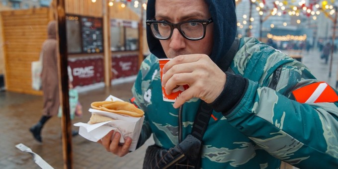 Что съесть и сколько стоит глинтвейн на рождественской ярмарке Комаровского рынка «Метелица»