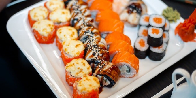С какими суши зашёл в Минск ресторан популярной российской франшизы «Суши Мастер»