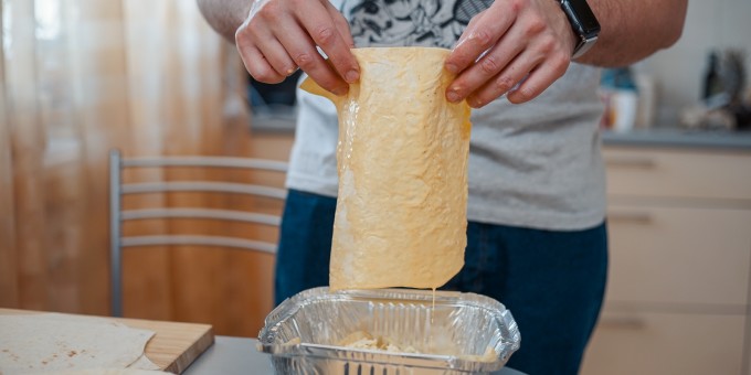 Играючи готовим ленивый грузинский сырный пирог из лаваша с бюджетом 8 рублей