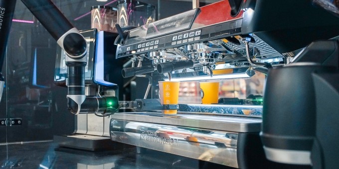 Как на вкус капучино от первого робота-бариста, собранного белорусскими айтишниками