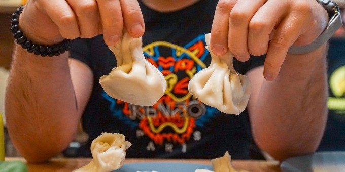 Харчевня «Гамарджоба» - ещё одна доступная грузинская кухня со средним чеком до 20 рублей с вином