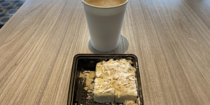 В «Суши Вёсла» за сет «Cладкий ролл плюс кофе» просят 2,90 рублей