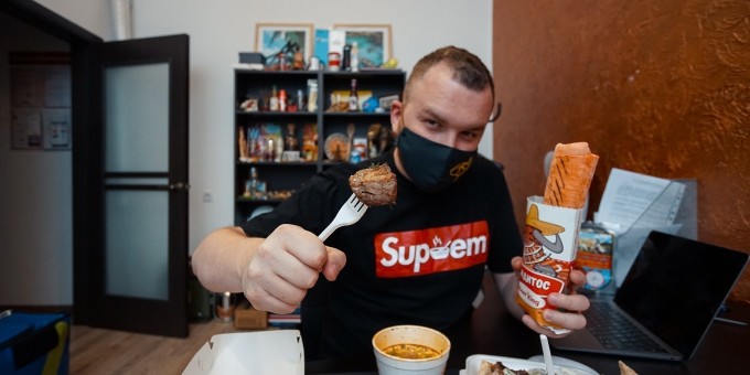 Шаурма от «Донер Кинг» за 60 минут теперь на бесплатной доставке