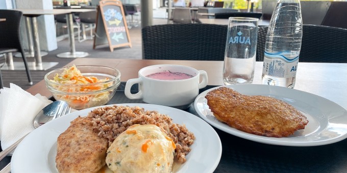 Новая «Столовая на Немиге» с летней террасой и обедом из трёх курсов до 6 рублей